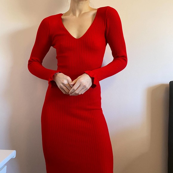 H&M Dresses & Skirts - Red Knit Ribbed V Neck Ruffle Cuff Midi Dress
